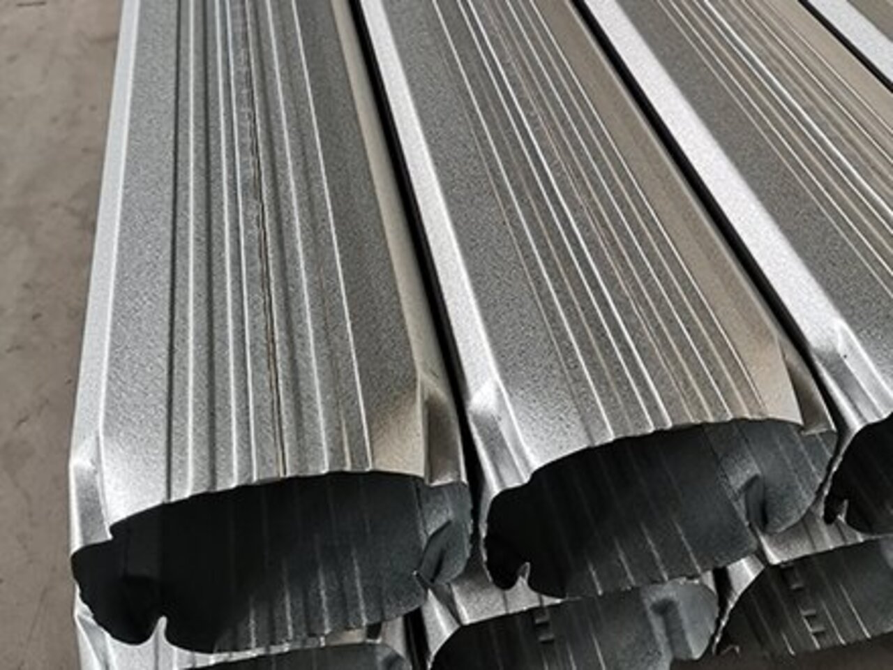 <b>鍍鋅鋼板雨水管</b>